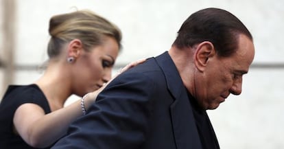 Silvio Berlusconi y Silvia Pascale.