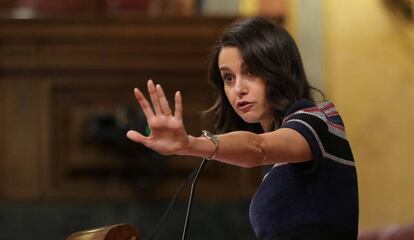 La portavoz de Ciudadanos en el Congreso, Inés Arrimadas, durante el Pleno extraordinario en el Congreso para tratar la gestión del 'Open Arms'.