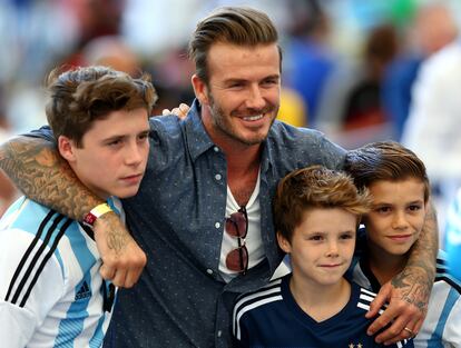 burla david beckham a su hijo brooklyn