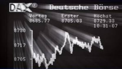 Vista de una pantalla que ofrece información sobre el índice selectivo DAX 30 del mercado de valores de Fráncfort (Alemania). EFE/Archivo