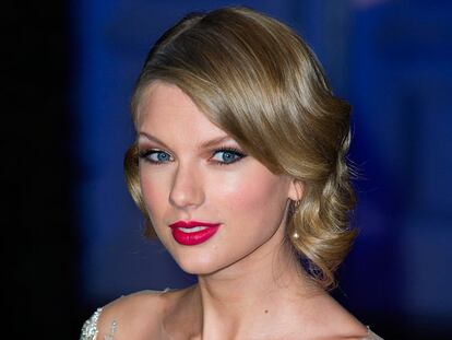 Al detalle: Taylor Swift se viste a lo Middleton para conocer al príncipe Guillermo
