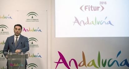 El consejero andaluz de Turismo Francisco Javier Fernández en la presentación de Fitur, en Málaga.