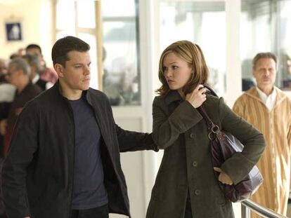Matt Damon y Julia Stiles, en un fotograma de <i>El ultimátum de Bourne.</i>