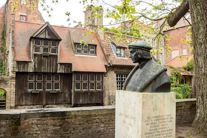 Busto de Luis Vives en Brujas, Bélgica.