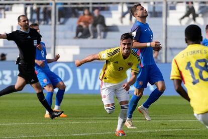 Tomás Ángel celebra el tercer gol de Colombia frente a Eslovaquia