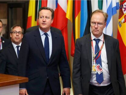 Ivan Rogers, a la derecha, junto al ex primer ministro británico, David Cameron, en una imagen tomada en junio de 2016.