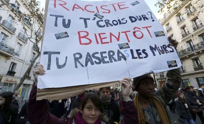 Manifestaci&oacute;n contra el racismo celebrada hoy en Par&iacute;s. 