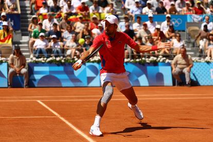 Djokovic, ante Nadal.