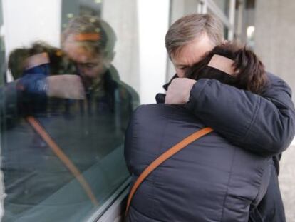 Familiares de passageiros do voo russo que caiu no Egito.