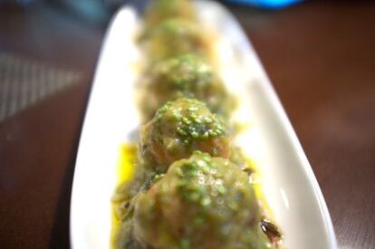 Albondigas de pescado al curry verde. ¡Curry que se acaban!