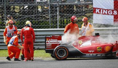 Fernando Alonso, nada más abandonar este domingo en Monza.
