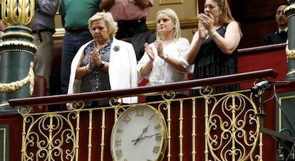 Ángeles Pedraza, presidenta de la AVT, Mari Mar Blanco, de la Fundación Víctimas del Terrorismo, y Pilar Manjón, de la Asociación 11-M. Afectados por el Terrorismo, en la tribuna de invitados en el Congreso el pasado 27 de junio