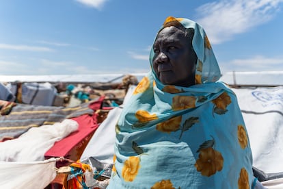 Feyrouz Faiz, sudanesa procedente de Omdurmán, vive en el centro de tránsito de Renk, en Sudán del Sur, desde que huyó de su país a causa de la guerra.