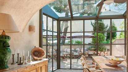 Comedor y terraza de La Bionda Hotel, en Girona.