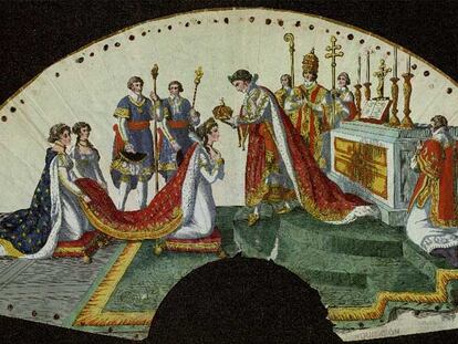 Abanico que reproduce el momento de la coronación de Josefina Bonaparte, anterior a la Guerra de la Independencia.