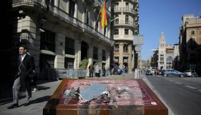 La placa conmemorativa en Via Laietana, este jueves.