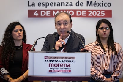 El gobernador de Sonora, Alfonso Durazo, durante la conferencia de prensa.