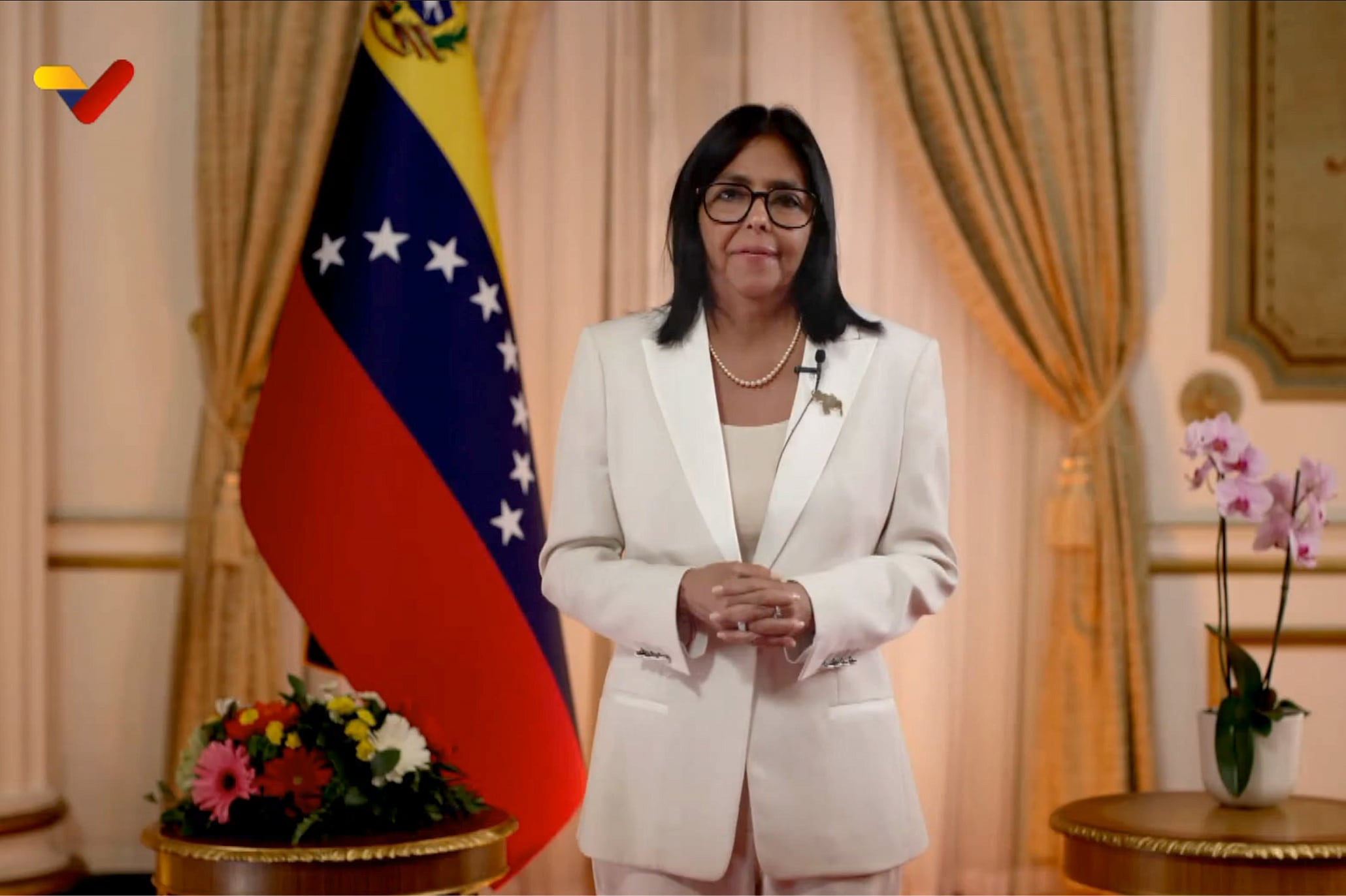 Delcy Rodríguez se erige como garante de un cambio democrático en Venezuela y promete elecciones con una autoridad “renovada”