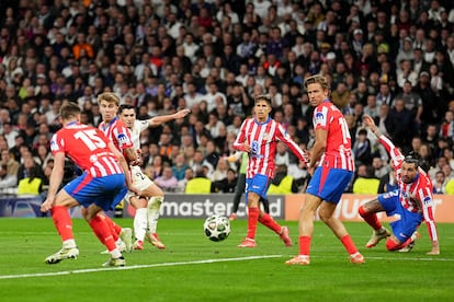 Brahim marca el segundo gol del Madrid al Atltico en el Bernabu