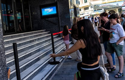 Proyección de la película 'Padre no hay más que uno 5' en los Cines Callao de Madrid, el 26 de junio de 2025.