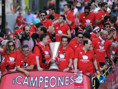La plantilla del Sevilla celebra la Liga Europa