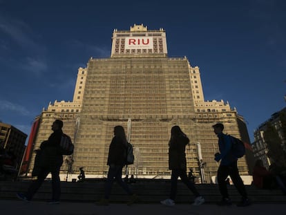 Fachada del edificio Espa&ntilde;a donde Riu va a instalar su pr&oacute;ximo hotel.