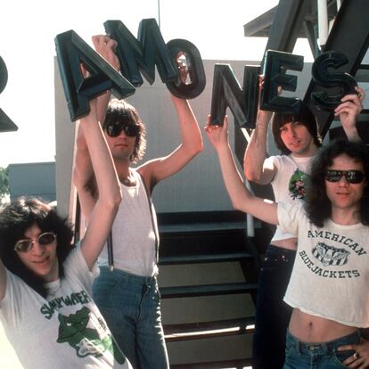 Joey, Dee Dee Ramone, Johnny y Tommy, de los Ramones