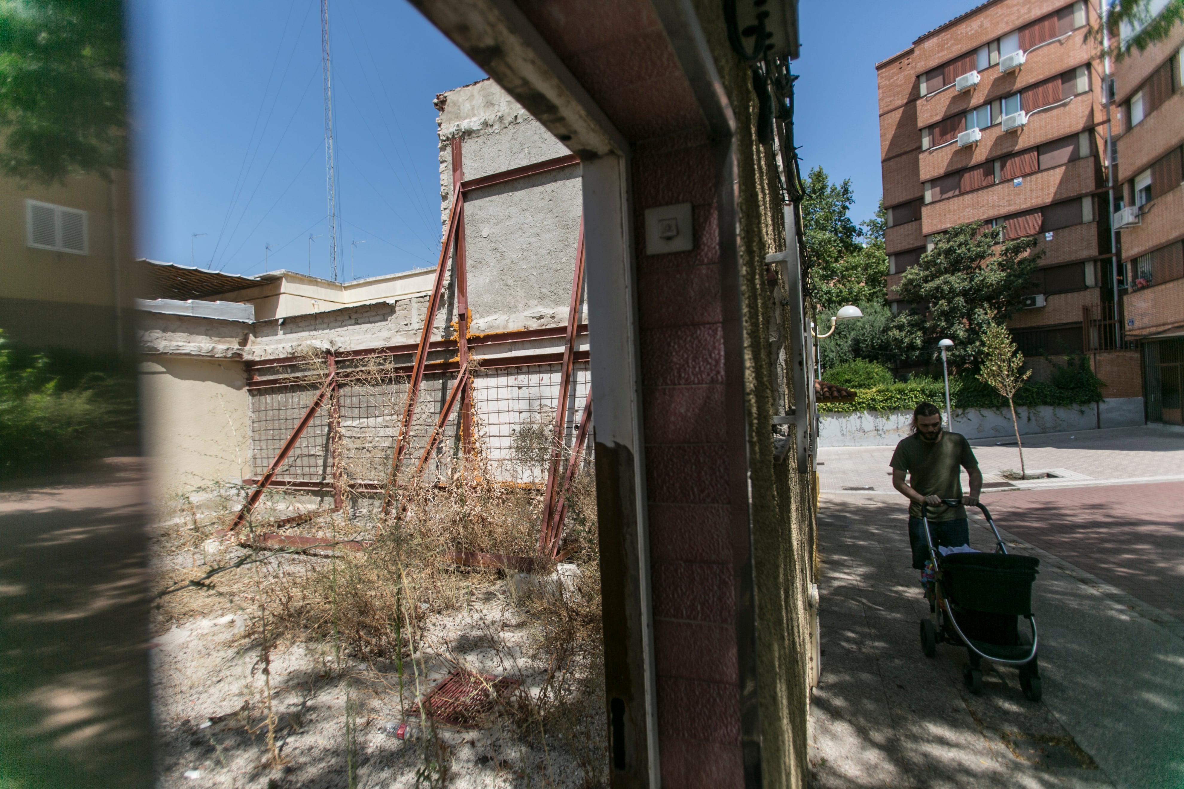 El Ayuntamiento de Madrid sanciona a una familia por no conservar una casa que le vendieron en ruinas