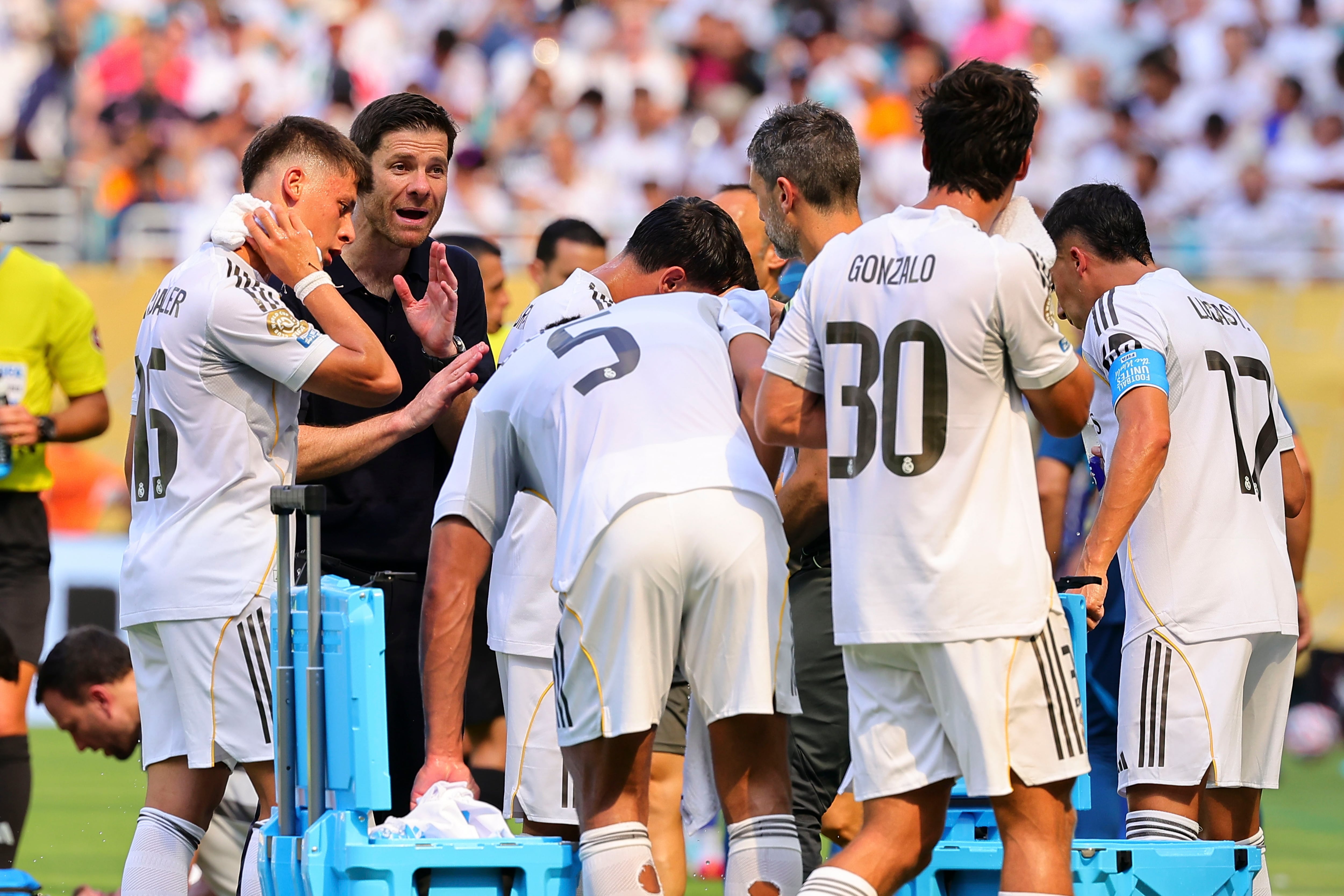 El cambio silencioso en el fútbol: de dos tiempos de 45 minutos a partidos de cuatro cuartos