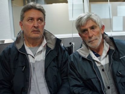 Miguel Anxo Dap&iacute;a y Henrique P&eacute;rez, los dos operarios en huelga de hambre, en una imagen de la CIG. 
