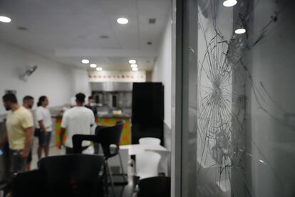 Establecimiento atacado por un grupo de ultras, este domingo en Torre Pacheco.