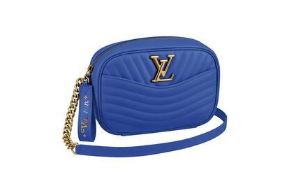 Bolso Camera en bleu neón, elaborado en piel de ternera acolchada, de Louis Vuitton.