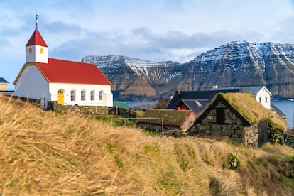 Una iglesia en el pueblo de Mikladalur, Kalsoy.