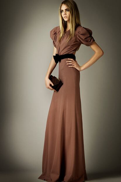 Ese vestido con el que emular a su musa: Rosie Huntington-Whiteley. De Burberry Pre-Fall 2012.