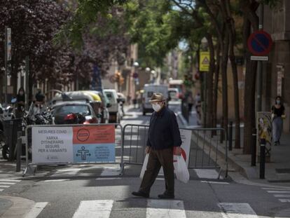 Tall de trànsit al carrer Torrent de l'Olla, a Gràcia, per donar més espai als vianants. 
 