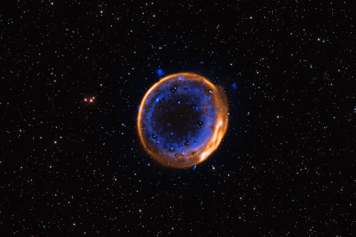 二重爆発によって破壊された星の最初の画像は、宇宙の最も謎めいた爆発の1つを捉えています|科学