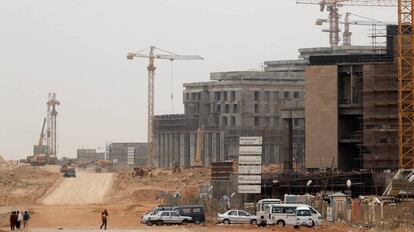 Obras de construcción de la futura sede del Consejo de Ministros en la Nueva Capital Administrativa de El Cairo, en mayo de 2019.