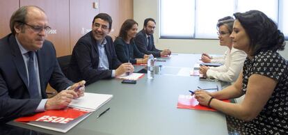 Reuni&oacute;n de trabajo de la gestora del PSOE con los responsables de Madrid.