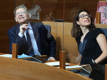 Ximo Puig y Aitana Mas en el primer pleno de las Cortes valencianas con Mas como vicepresidenta.