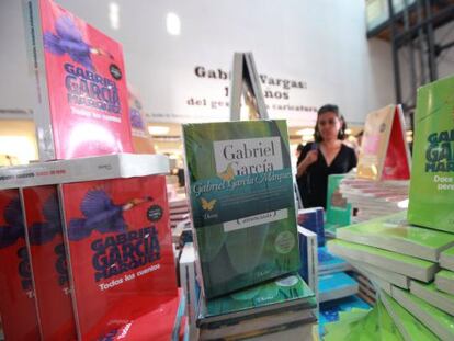 Ejemplares de García Márquez en la Feria del Libro de Bogotá.