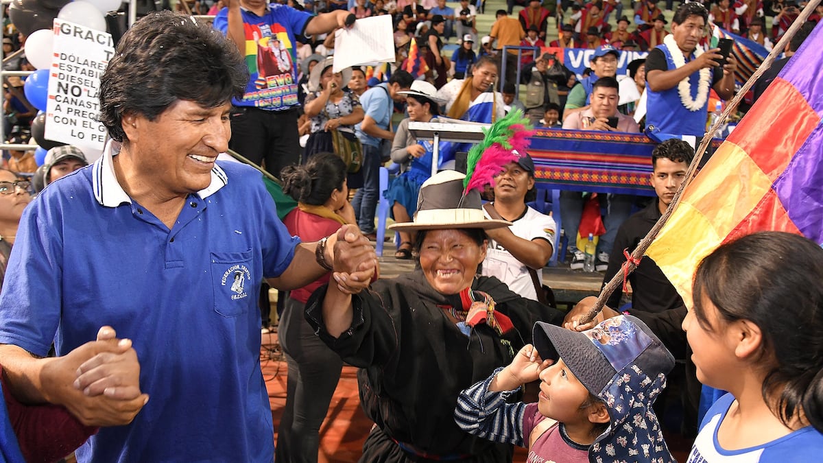 Crisis in Bolivia: tensions rise due to threats against Evo Morales and coca grower blockades.