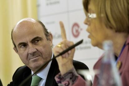 El ministro de Economía, Luis de Guindos, en las jornadas económicas de S'Agaró.