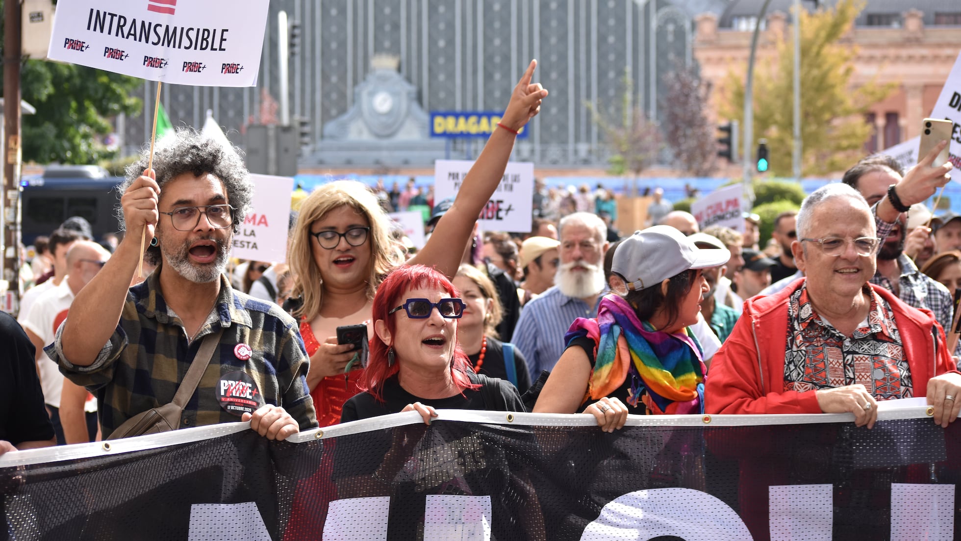 El Orgullo positivo reivindica en Madrid la dignidad de las personas con VIH: “Los prejuicios han perdurado demasiado tiempo”