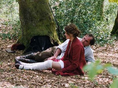 Marina Hands y Jean-Louis Coullo'ch, en un fotograma de <i>Lady Chatterley,</i> de Pascale Ferran.