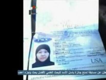 Imagen de la televisión siria que muestra el pasaporte de la fallecida.