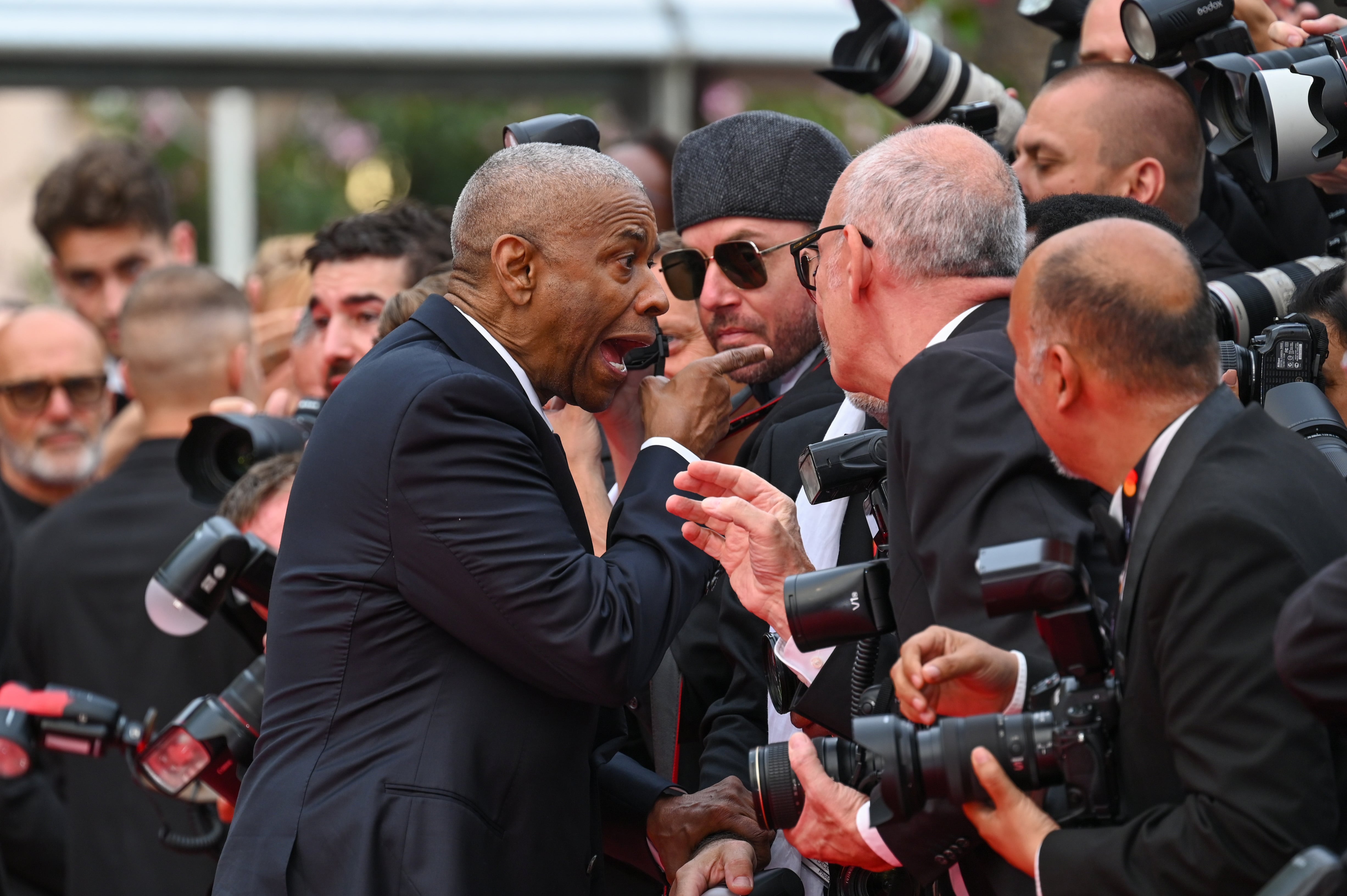 De la bronca de Denzel Washington a la caída de Amy Schumer: momentos virales de los famosos en las alfombras rojas 1 Denzel Washington, el 19 de mayo de 2025, en el estreno de la película 'Highest 2 Lowest', durante el Festival de Cannes (Francia).