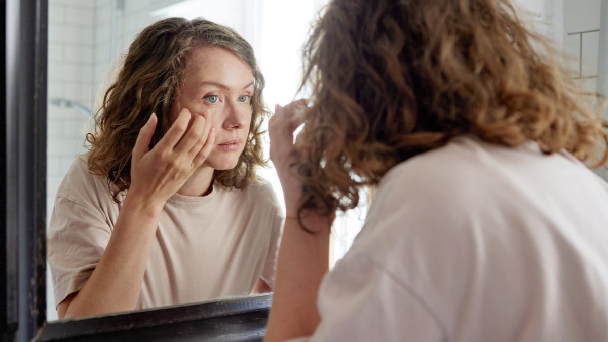 How to disinflame the eye contour when awakening: the Korean product with exosomes and collagen that is dragging