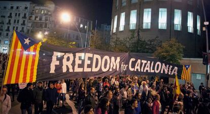 Concentración de apoyo en Girona de los exmiembros del Govern de Cataluña encarcelados.