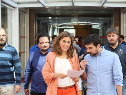 Lorena Ruiz-Huerta y Ramón Espinar registran en mayo la moción de censura.
