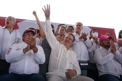 El canciller mexicano, Marcelo Ebrard, este domingo en un acto de la candidata a la gubernatura de Quintana Roo, Mara Lezama.